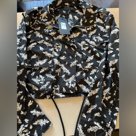 NWT Rag and Bone Black and White Leaf Print Cropped Field Windbreaker - Picture 4 of 10